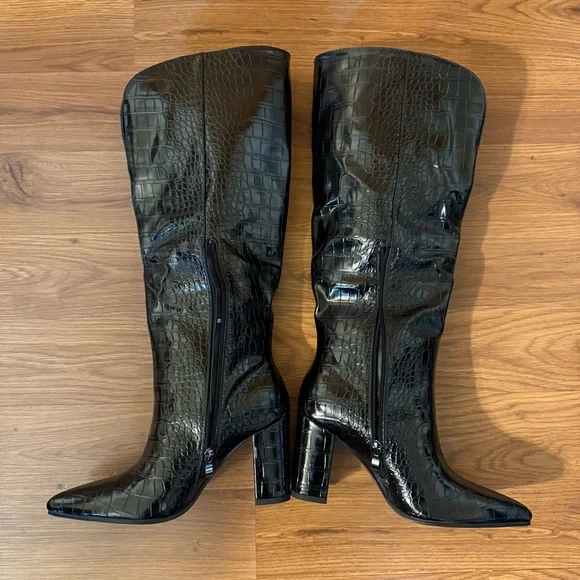 NIB Pauvaody Black Snakeskin Faux Leather Knee High Tall Pointed Heel Boots 7 - Picture 8 of 16